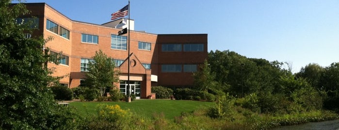 U.S. Fish & Wildlife Service Northeast Regional Office is one of Tempat yang Disukai Brian.