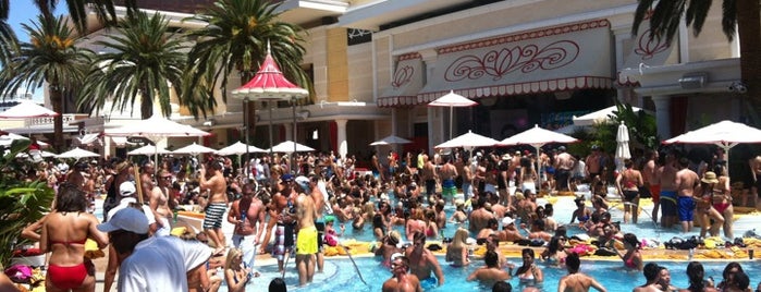 Encore Beach Club is one of 55 Bars Filled With Single Ladies.