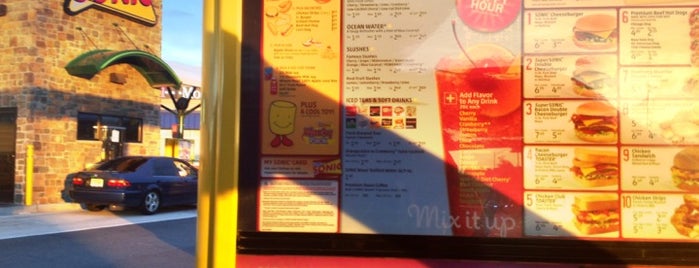 Sonic Drive-In is one of Lugares favoritos de Mary.