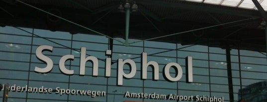 Amsterdam Schiphol Havalimanı (AMS) is one of Airports of the World.