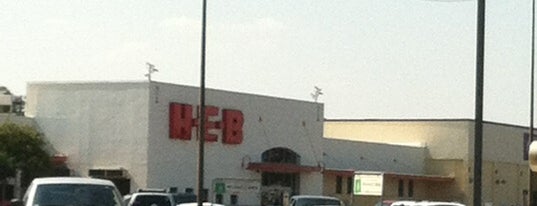H-E-B is one of Tempat yang Disukai Raul.