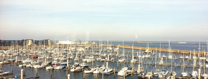 Holiday Inn IJmuiden - Seaport Beach is one of Bartさんのお気に入りスポット.