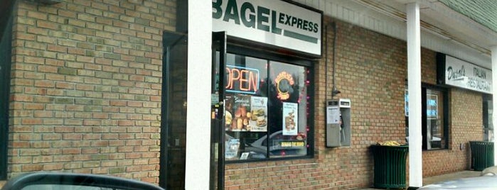 Bagel Express is one of สถานที่ที่ Andrew ถูกใจ.