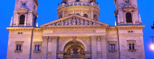 St. Stephen's Basilica is one of Igrejas.