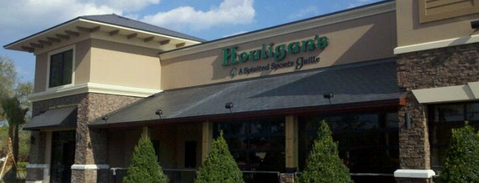 Houligan's is one of Tempat yang Disukai Theo.