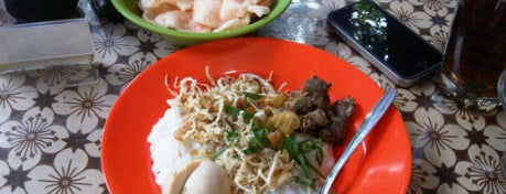 Bubur Ayam Mang H. Oyo is one of Bandung's Legendary Eateries.