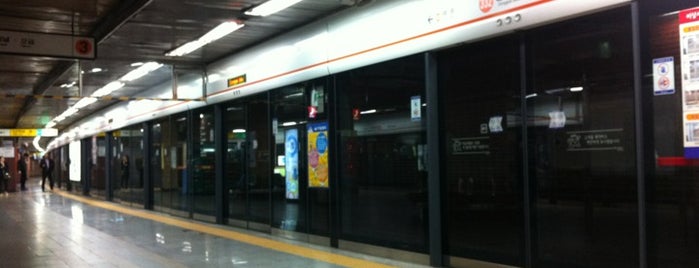 トンデイック駅 is one of Subway Stations in Seoul(line1~4 & DX).