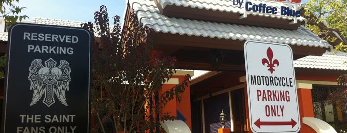 Blue Café by Coffee Blue (บลูคาเฟ่) is one of Places that sell Cookie Dutch.