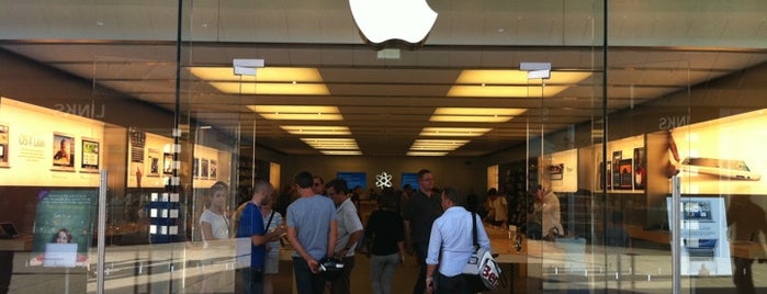 Apple Odysseum is one of All Apple Stores in Europe.