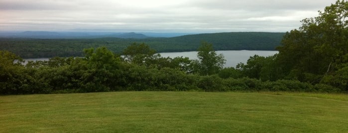 Quabbin Observation Tower is one of Brianさんのお気に入りスポット.