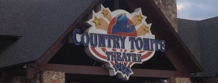 Country Tonite Theatre is one of Locais curtidos por Chad.