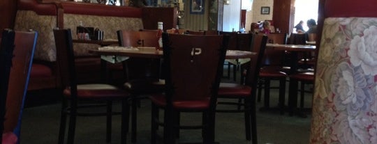 Princetonian Diner & Restaurant is one of Lizzie 님이 저장한 장소.