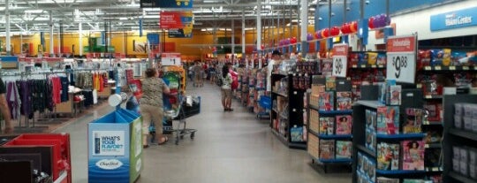 Walmart Supercenter is one of Lugares favoritos de Rachel.