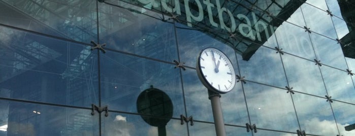 Berlin Hauptbahnhof is one of Guía de Berlín.