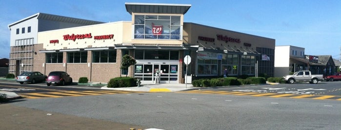 Walgreens is one of สถานที่ที่ JoAnne ถูกใจ.
