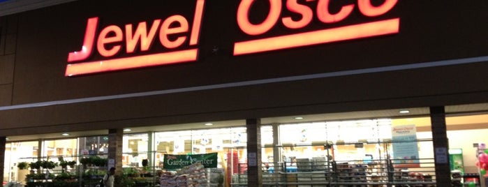 Jewel-Osco is one of Lugares favoritos de Chris.