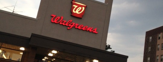 Walgreens is one of Tempat yang Disukai Ken.