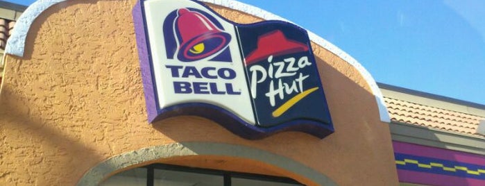 Taco Bell is one of สถานที่ที่ Mark ถูกใจ.