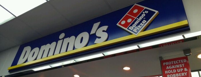 Domino's Pizza is one of Posti che sono piaciuti a Phat.