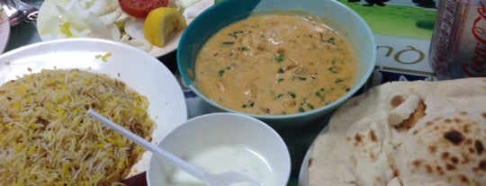 Ravi's مطعم الراوي is one of Locais curtidos por Mert.