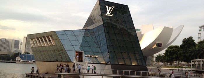 Louis Vuitton Island Maison is one of สถานที่ที่บันทึกไว้ของ Tye.
