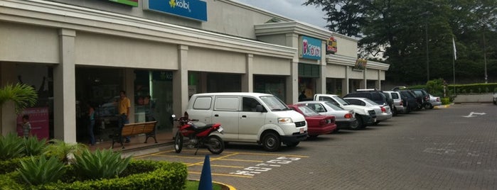 Plaza Real is one of Alajuela.