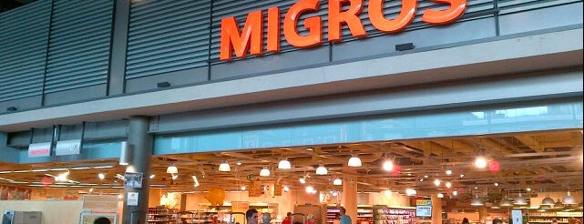 Migros is one of สถานที่ที่ Victoria ถูกใจ.