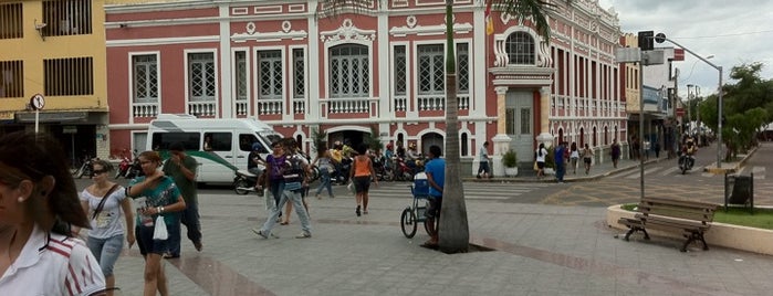 Praça de Cuba is one of Top 10 dinner spots in itarema.