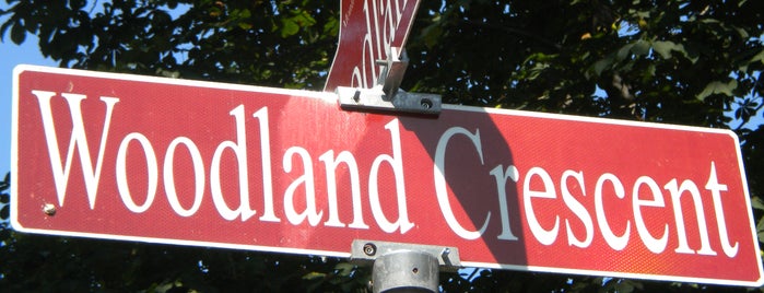 Woodland Crescent is one of Montrose Park Landmarks.