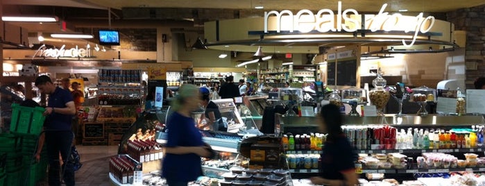 Bloor Street Market is one of Darwin'in Beğendiği Mekanlar.