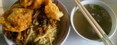Mie Bandung Kridosono is one of My Favorite Food Corner :).