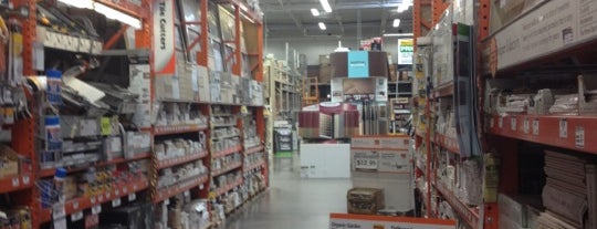 The Home Depot is one of Jasonさんのお気に入りスポット.