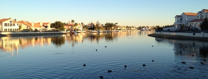 Desert Shores Lake is one of Lauraさんのお気に入りスポット.