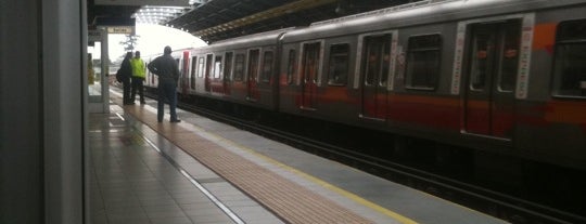 Metro Trinidad is one of Estaciones Metro de Santiago.