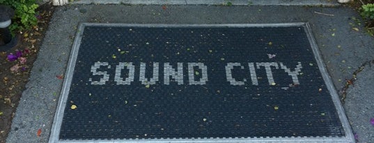 Sound City Studios is one of Best Los Angeles Recording Studio.
