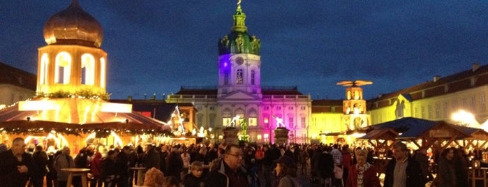 Weihnachtsmarkt vor dem Schloss Charlottenburg is one of Winterwonderland in Berlin.