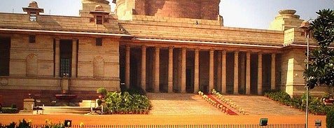 Rashtrapati Bhavan is one of Delhi Monuments.