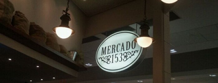 Mercado 153 is one of Restaurantes.