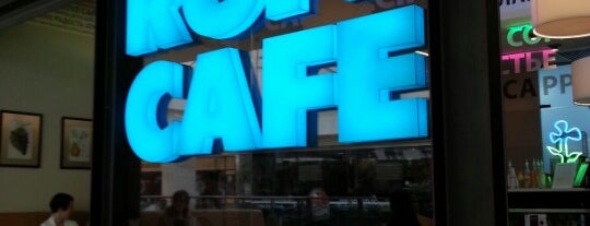 ROFL CAFE is one of Tempat yang Disukai Liza.
