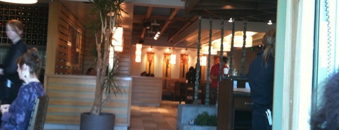 Hugo's Restaurant is one of Amy 님이 좋아한 장소.