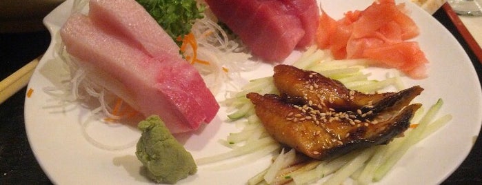 Mahzu Sushi Bar & Restaurant is one of Tempat yang Disukai Brandon.