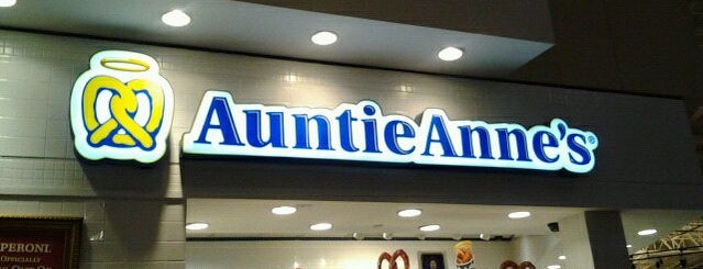 Auntie Anne's is one of Envyさんのお気に入りスポット.