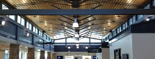 Monroe Regional Airport is one of Lugares favoritos de Jean.