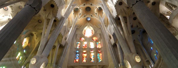 Temple Expiatoire de la Sainte Famille is one of Gaudí - Modernismo.