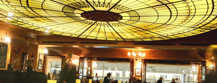 Café Rouge is one of Tempat yang Disukai Tianpao.