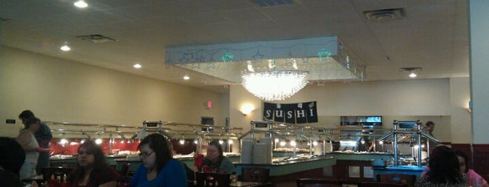 Hunans Buffet / Sushi & Grill is one of Food.