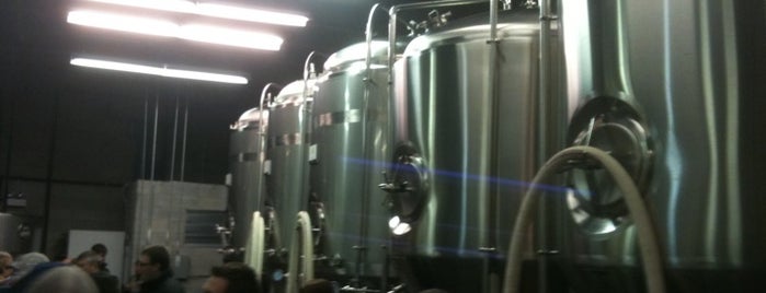 Finch's Beer Company is one of Lugares guardados de Lucy.