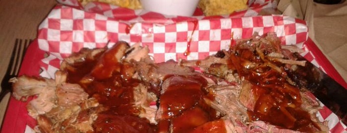 South Bay Dickerson's BBQ is one of Lieux qui ont plu à Gayla.
