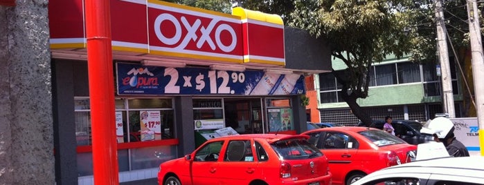 OXXO is one of สถานที่ที่ Frankspotting @teporingo ถูกใจ.