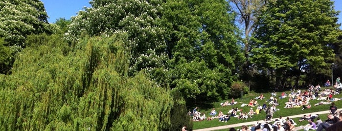 Parc des Buttes-Chaumont is one of (anything) in Paris.